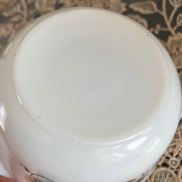 Vintage PYREX Brown Vines Round Casserole Dish - Picture 4 of 4